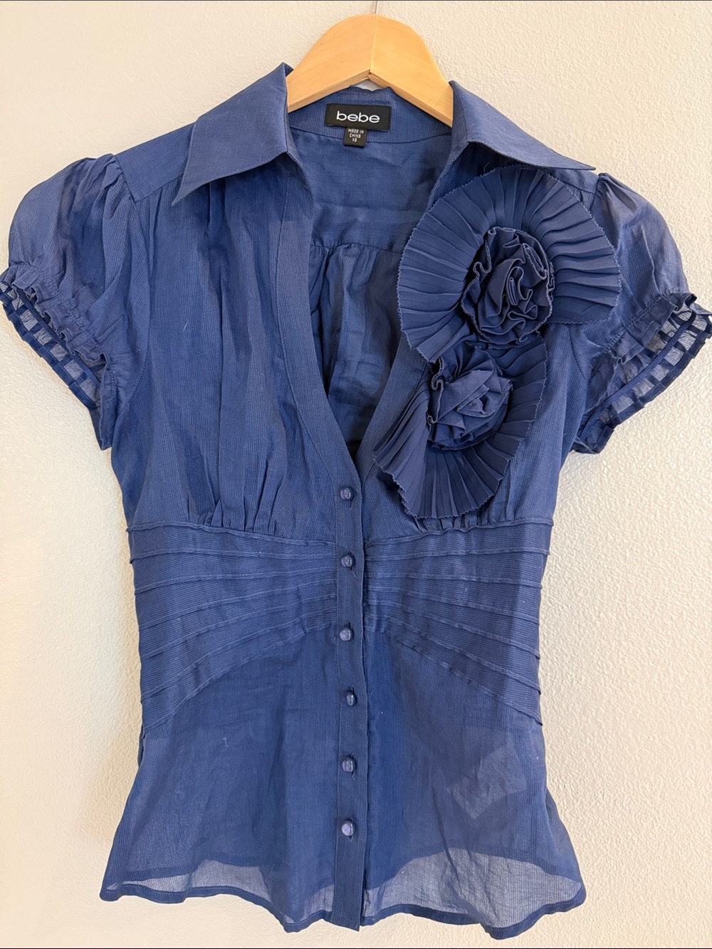 bebe Deep Blue Pleated Floral Accent Button-Up Blouse